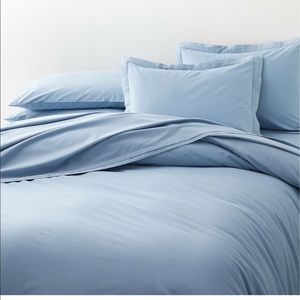 EUC Crate and Barrel mellow sky king duvet and two king shams